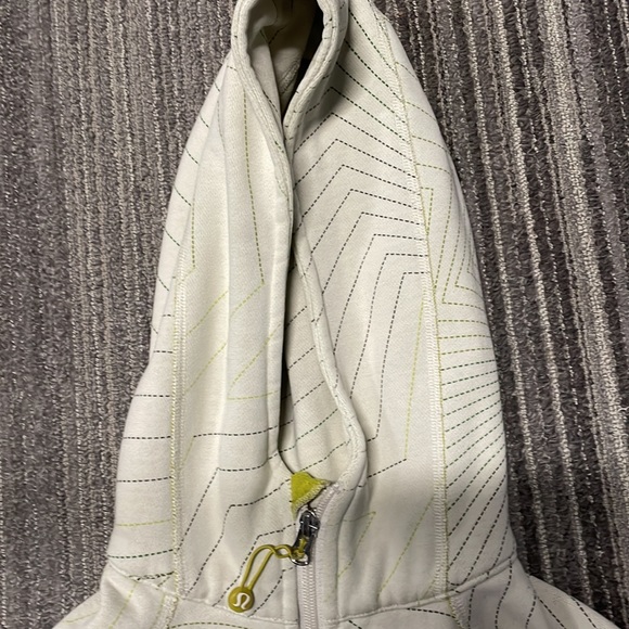 Lululemon Scooba Jacket size 6 - Picture 3 of 10
